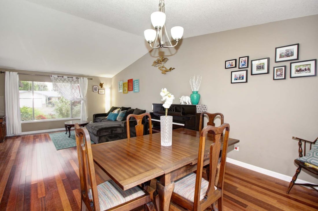Gorgeous New Listing in 95821! 