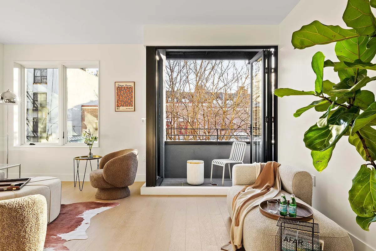 286 1st Street #2