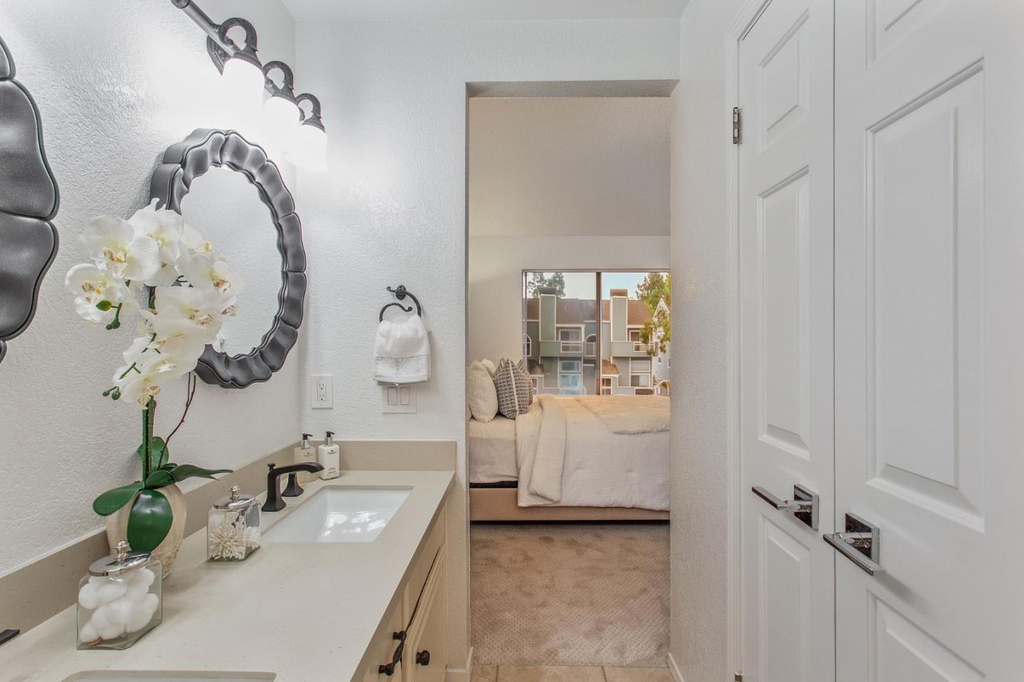 844 Portwalk Pl
