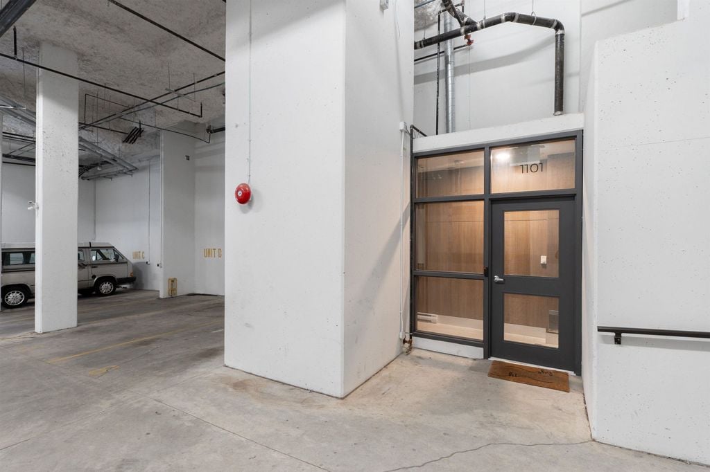 1101 W 7th Ave