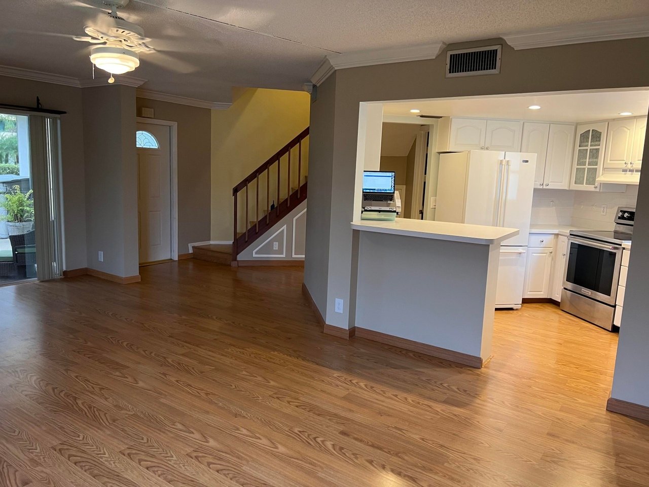 166 Seabreeze Cir