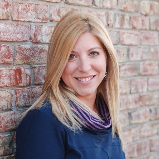 Holly Lippitt Clinton, NJ Real Estate Agent Headshot