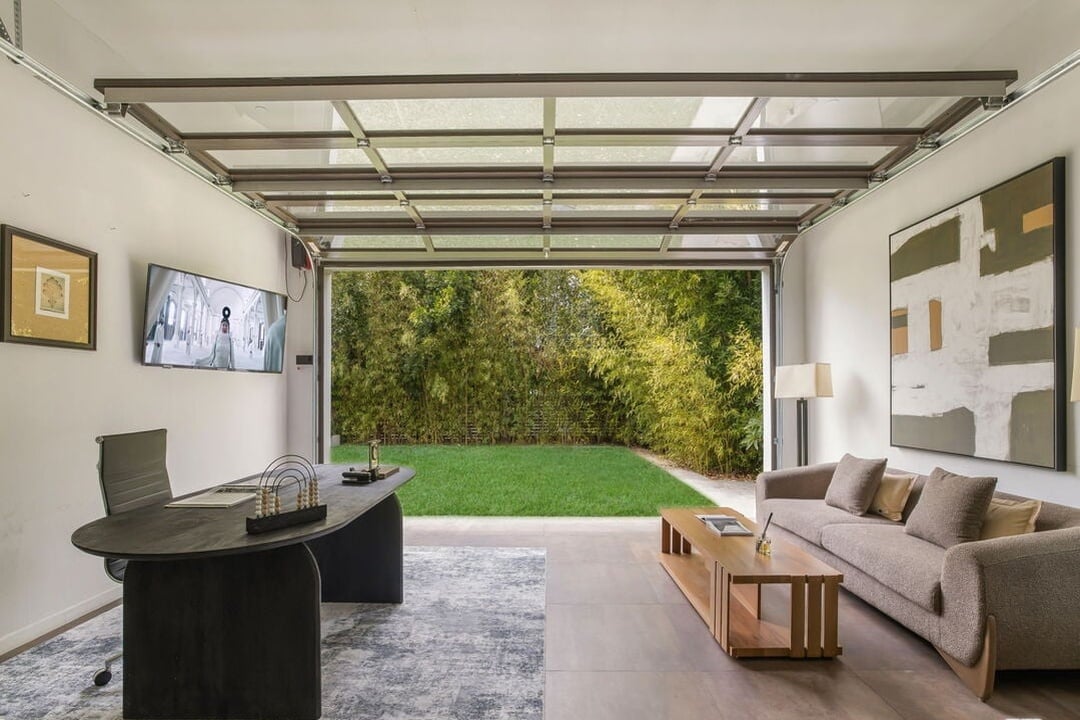 Aurelian Pavilion, W Sunset Blvd, 90049