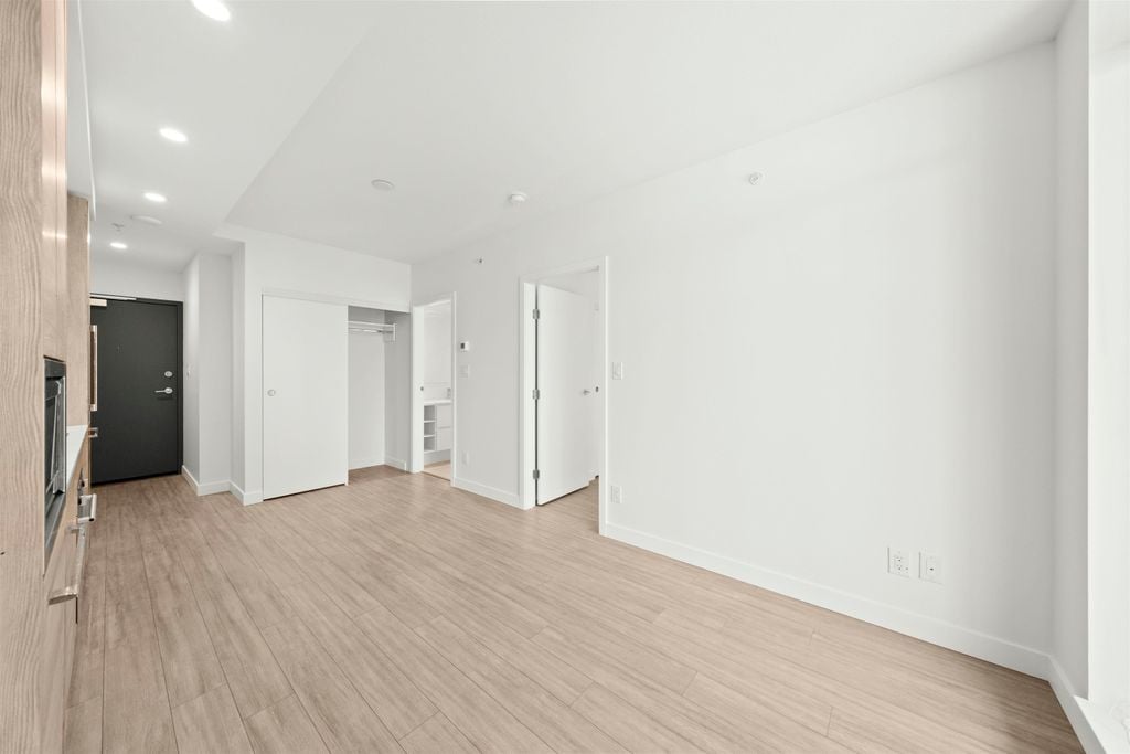 13615 Fraser Hwy, #1207