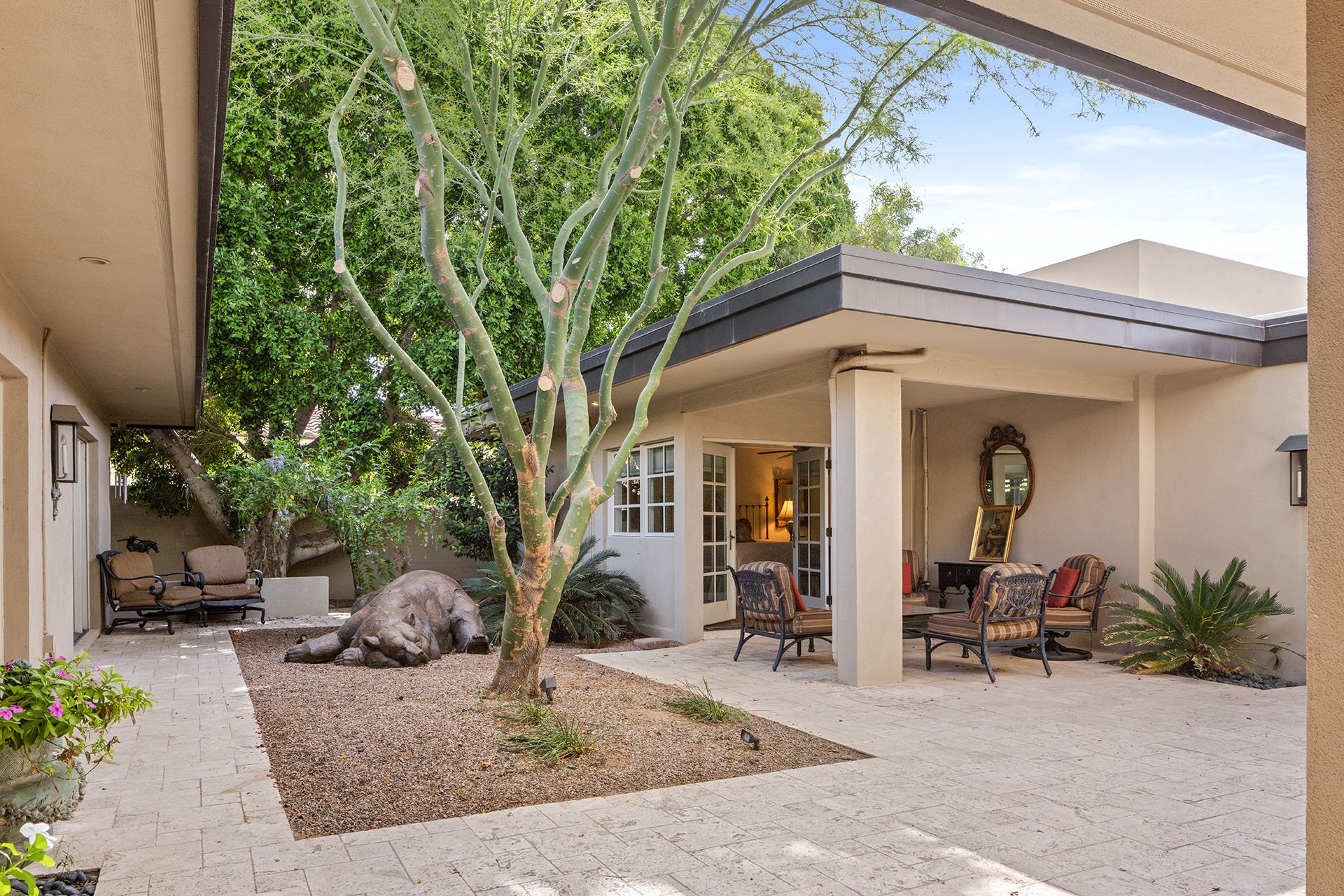 5434 E Lincoln Drive 72