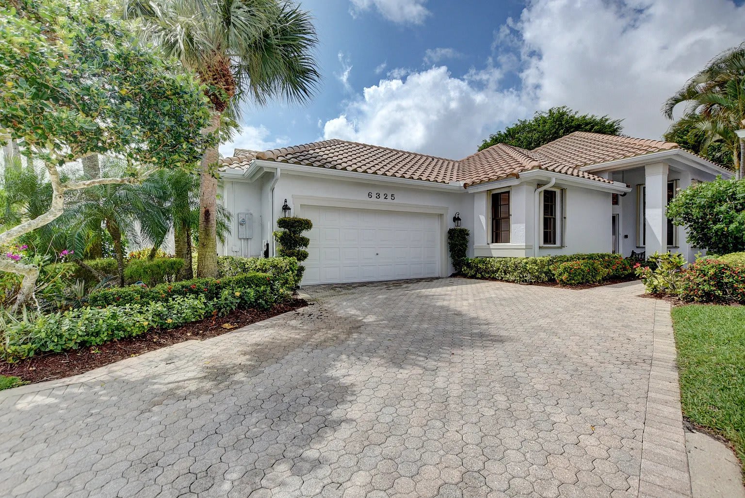 6325 NW 25th Wy