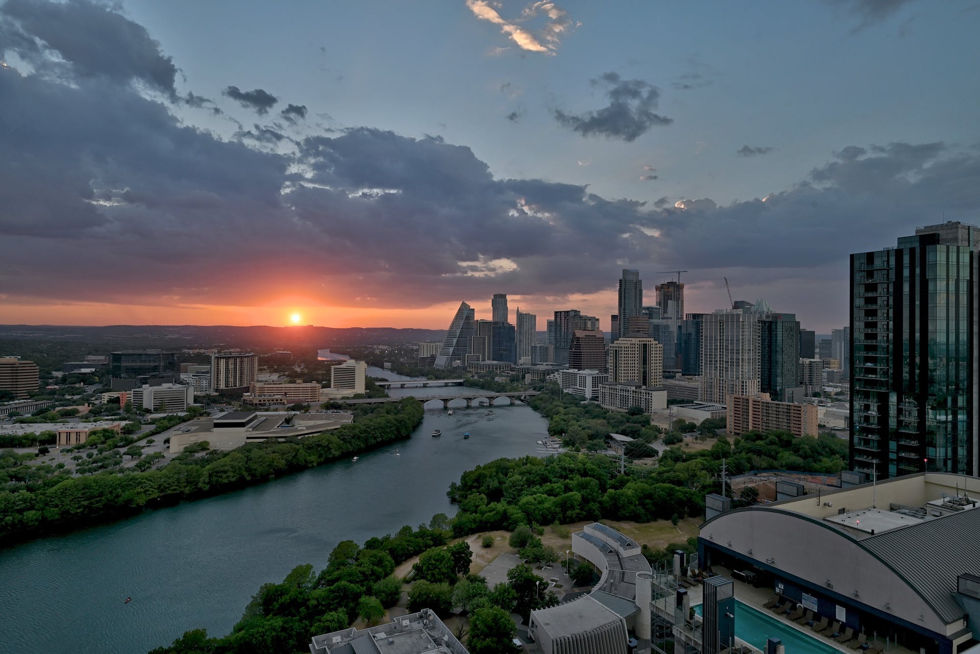 48 East Avenue #3201
