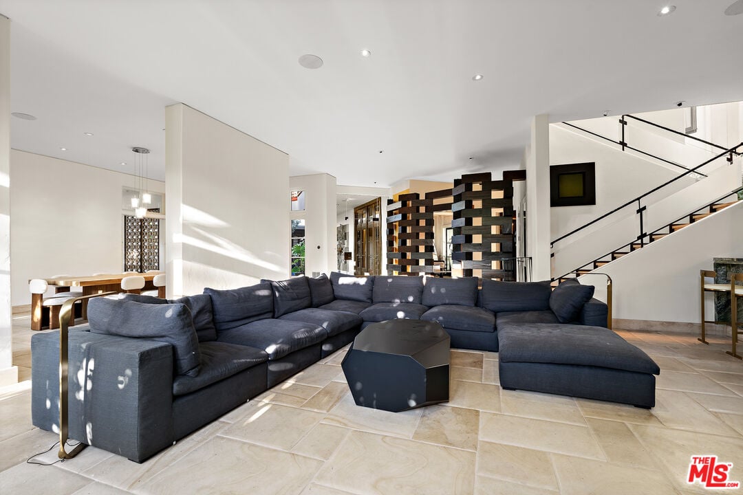 Century Woods Dr, 90067