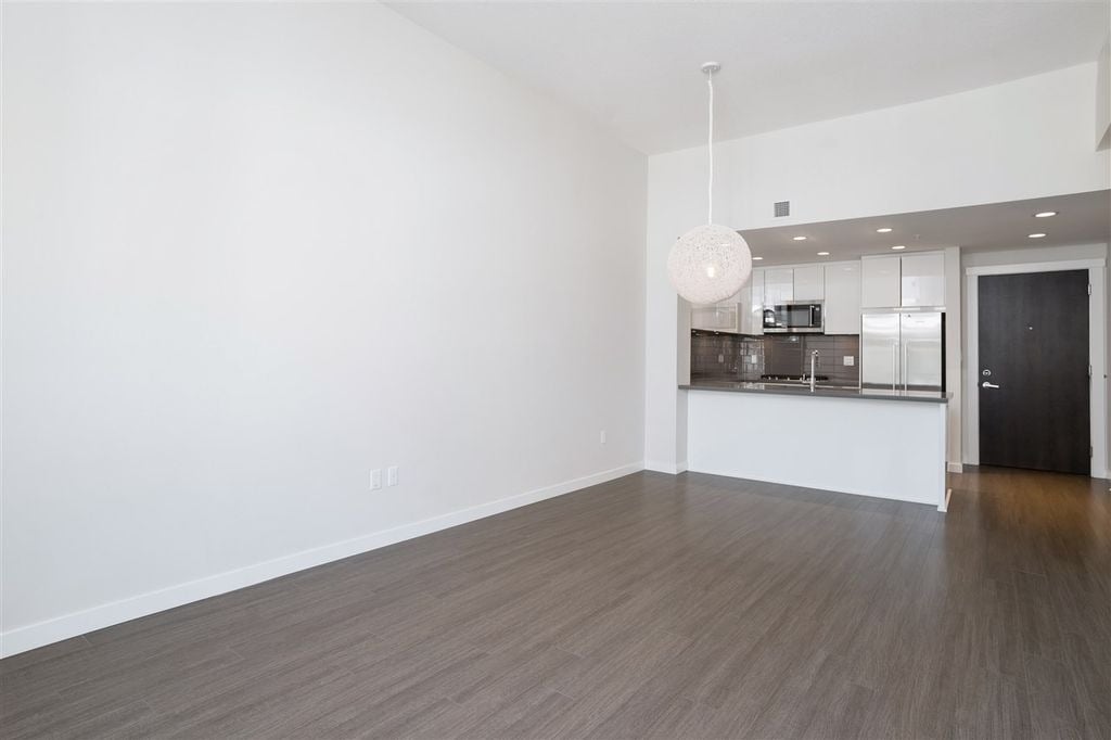 255 W 1st St, #510