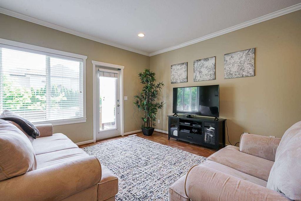 18938 70 Ave