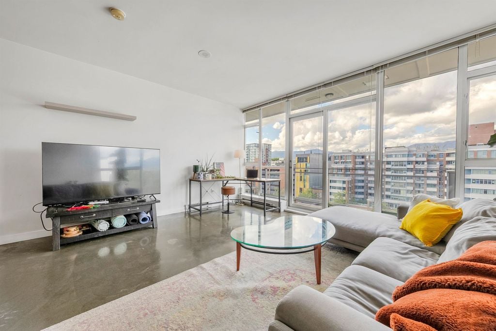 221 Union St, #906