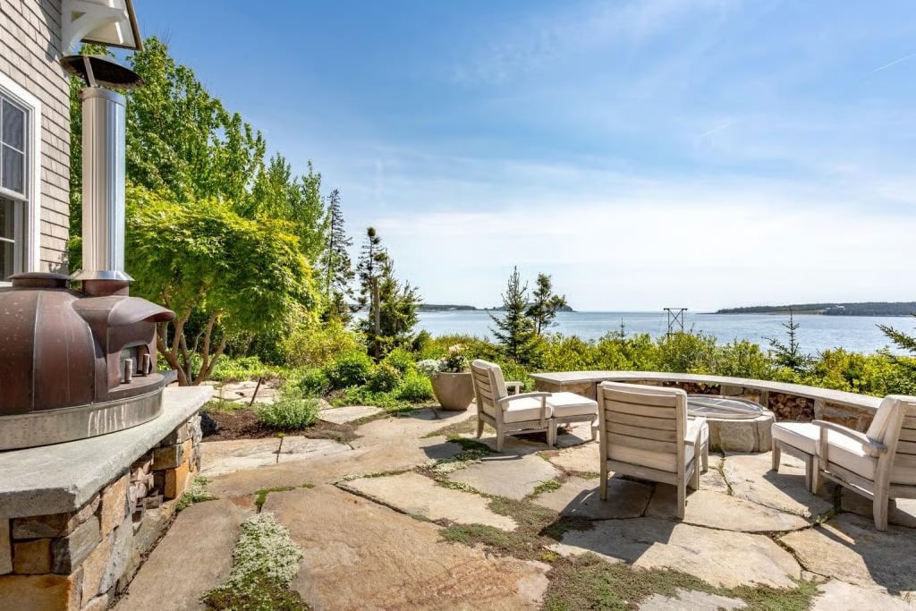 Saint George “Seasmoke Farm” Estate Sells for Record-Breaking $9,750,000