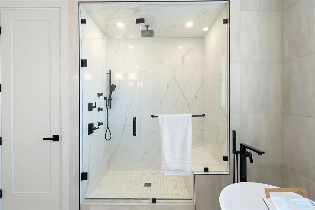 73 N Waters Edge Gdns