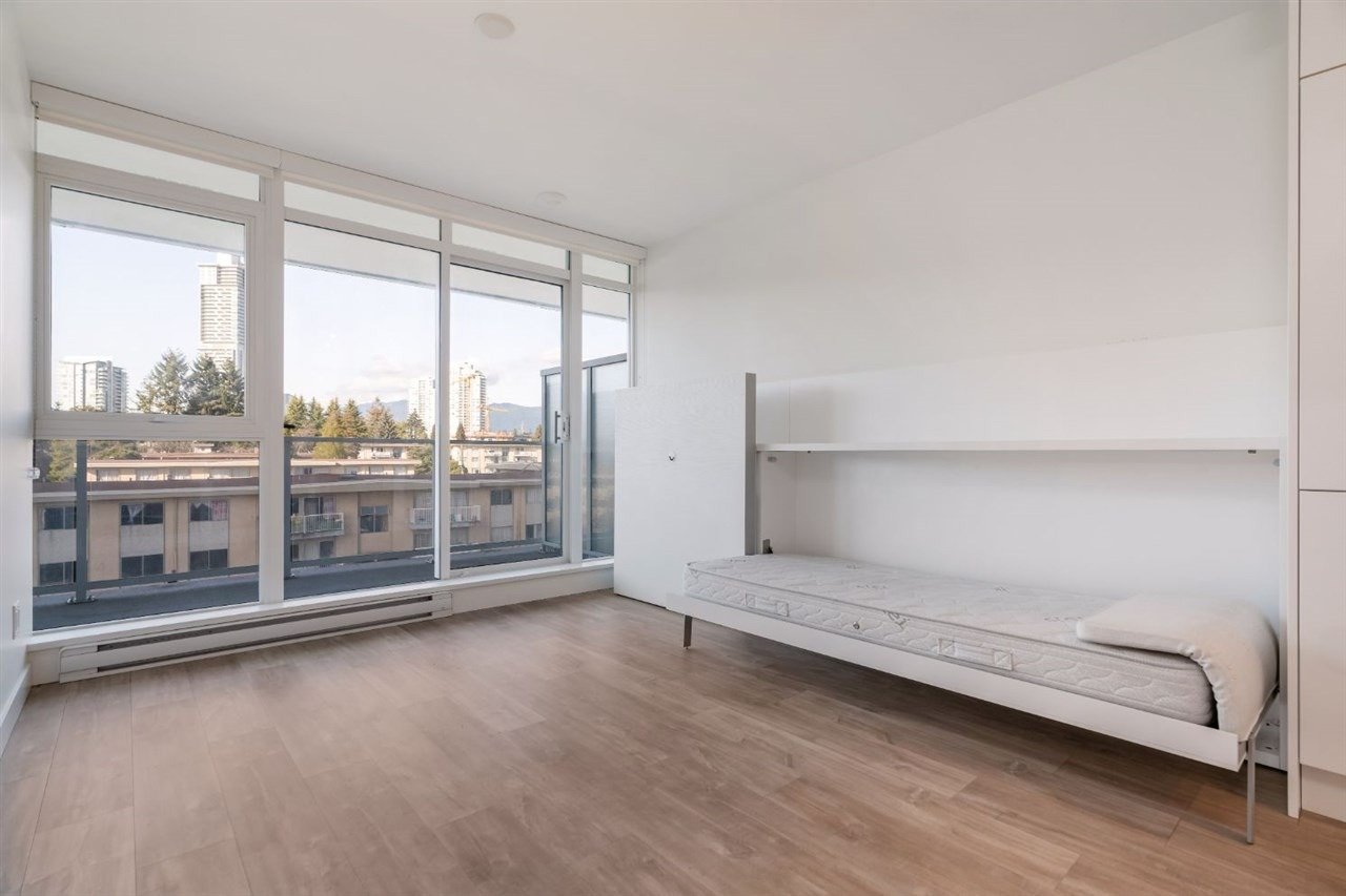 525 Foster Ave, #405