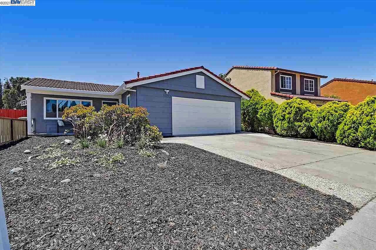 30943 Periwinkle Dr