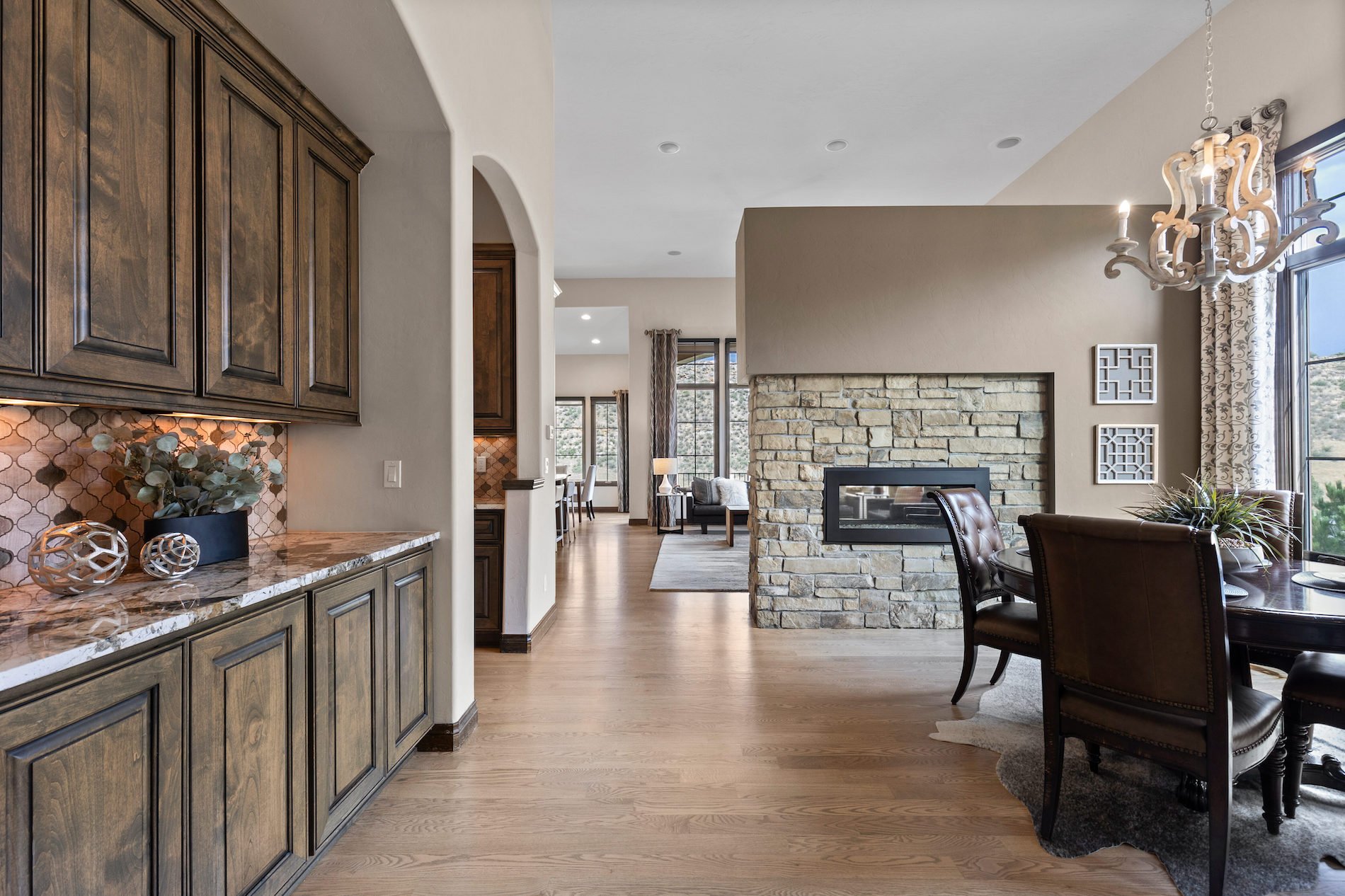 8122 Raphael Lane