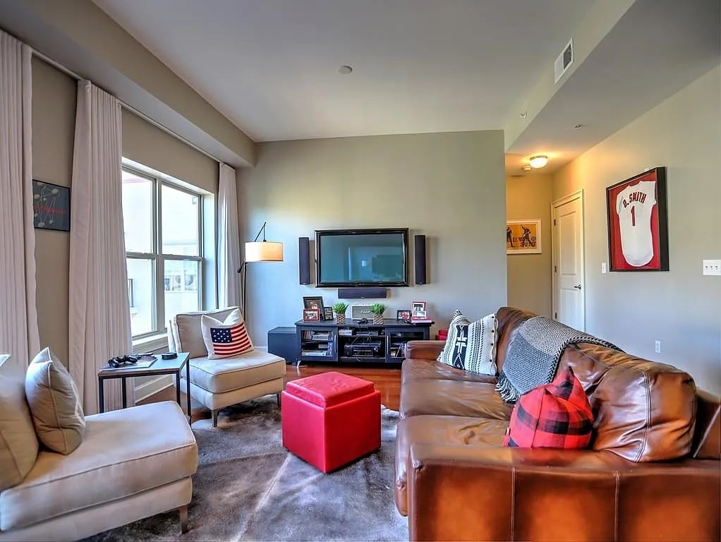 200 River Vista Dr #733
