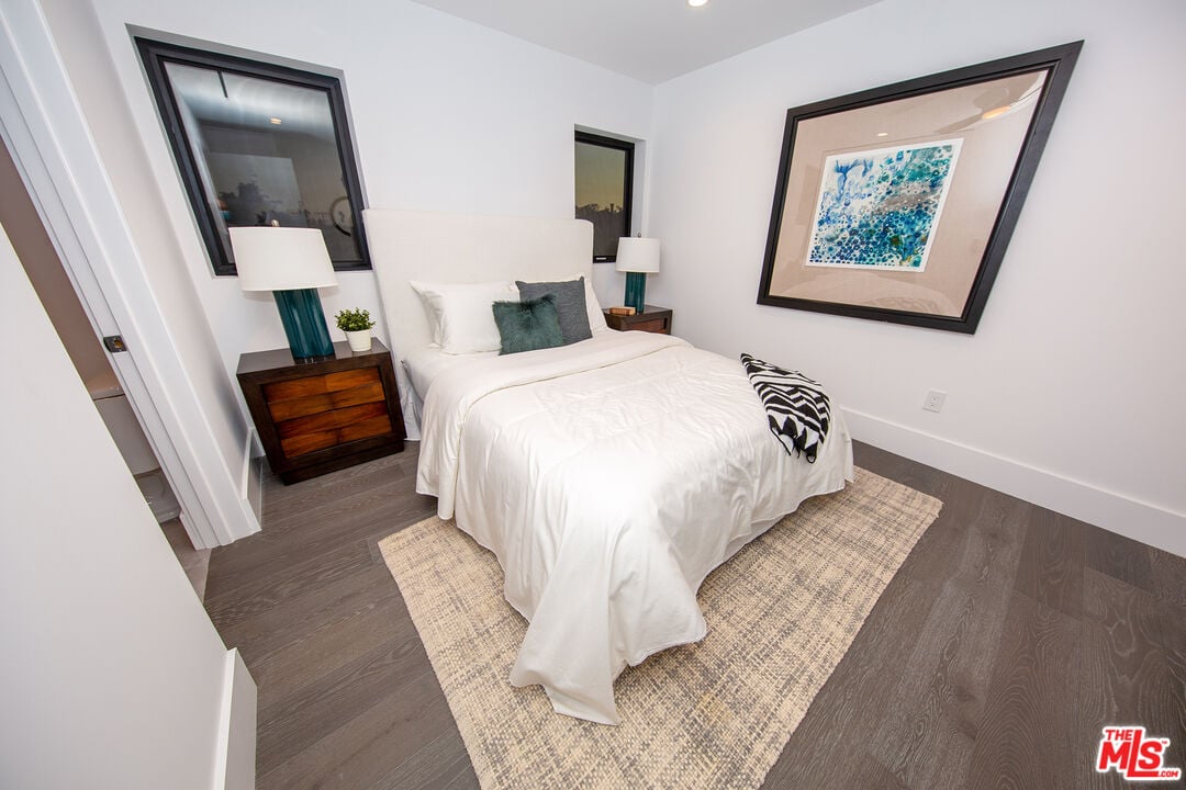 S Sherbourne Dr, 90035