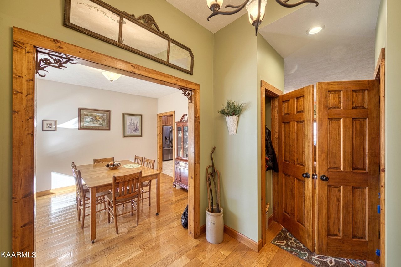 2926 Holston Shores Dr