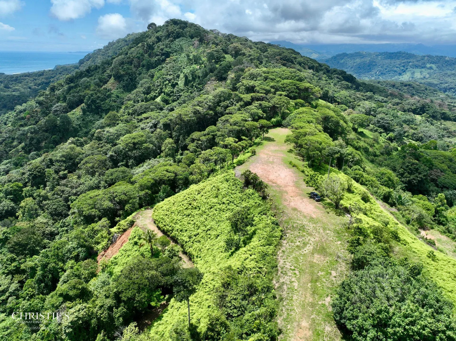 Luxury Farm Estate — 60 hectares of Breathtaking Views & Ultimate Privacy