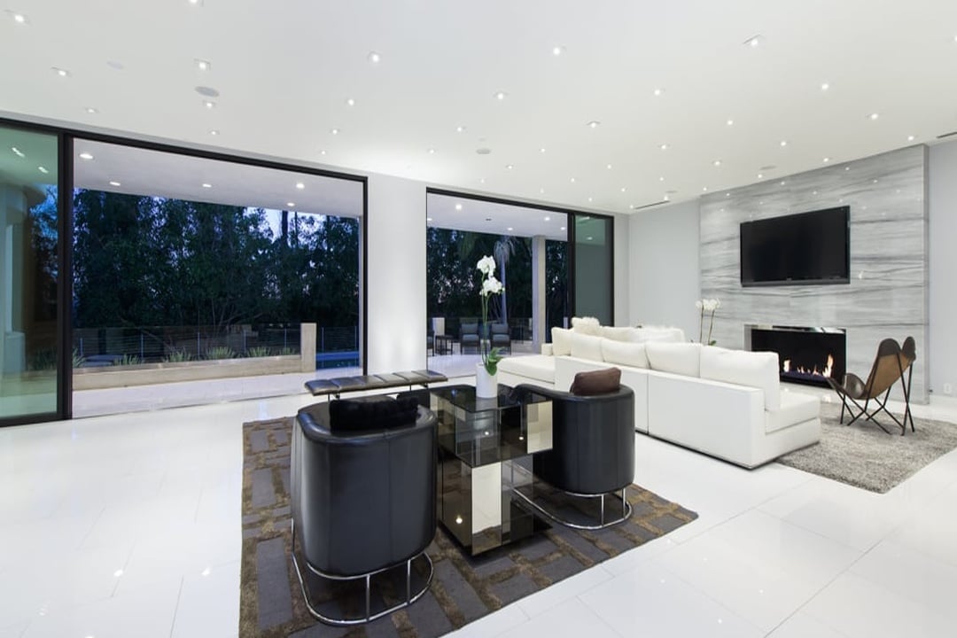 Crown Manor