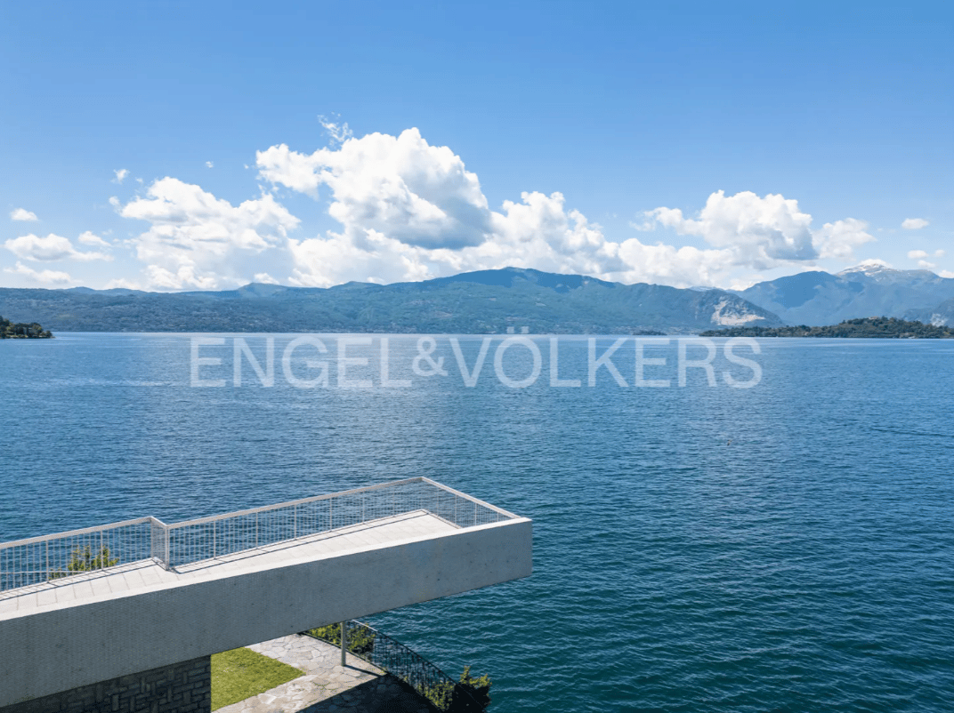 Blockhaus Prestigious Waterfront Villa