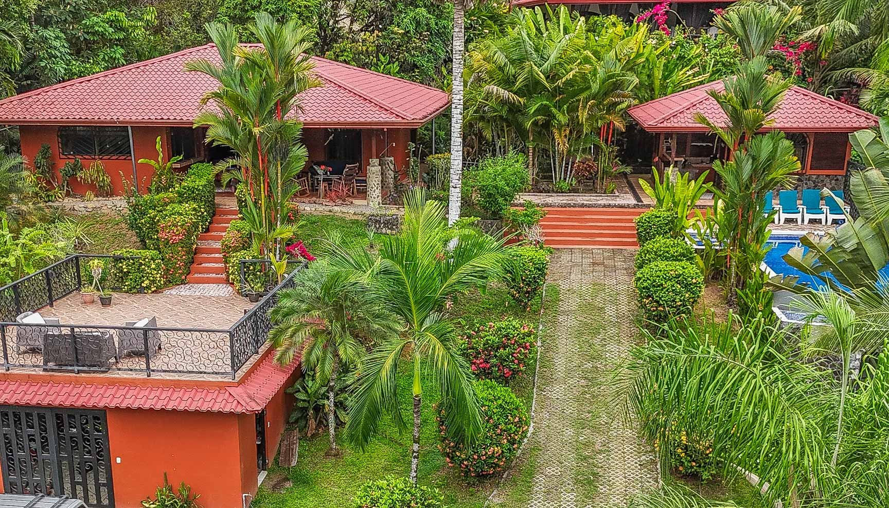 Ojochal Mountain View Home with Pool, Guest House & Gardens