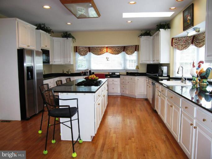 663 Nalls Farm Way