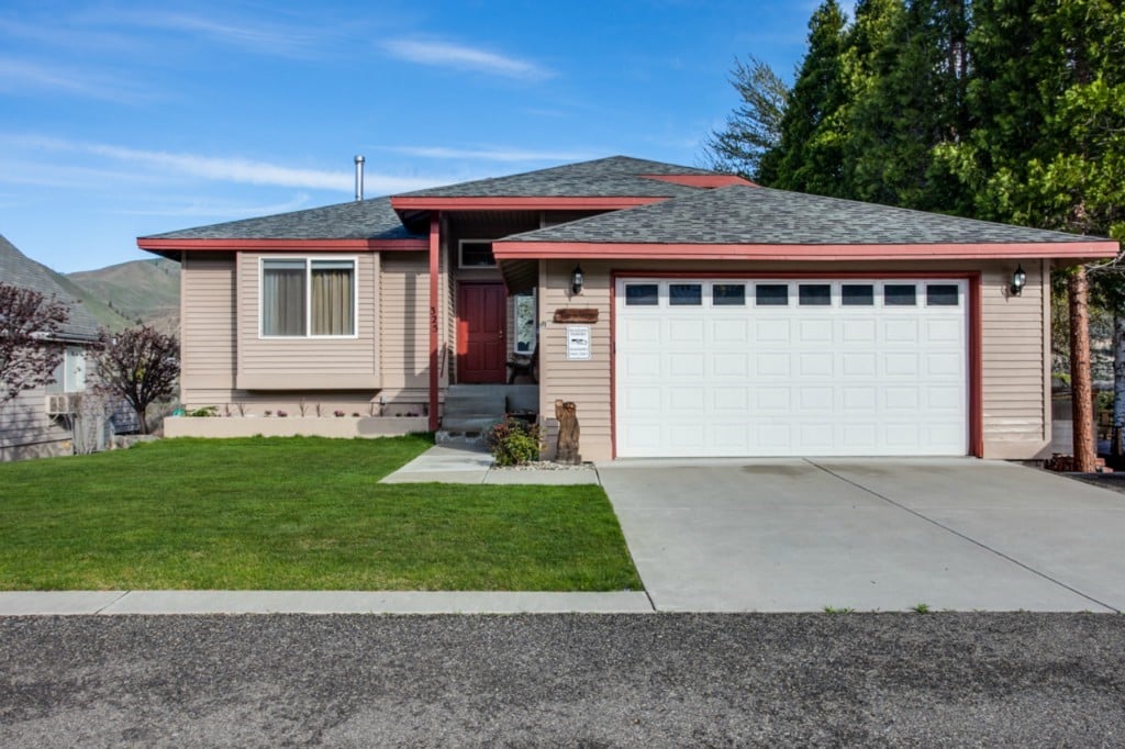 325 Lake Front Rd