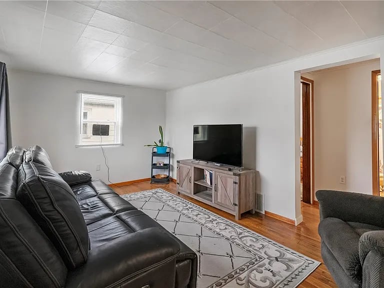 112 2nd St