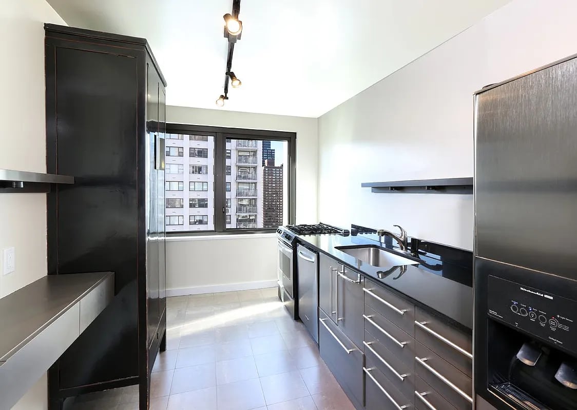 300 East 59th St, #1801