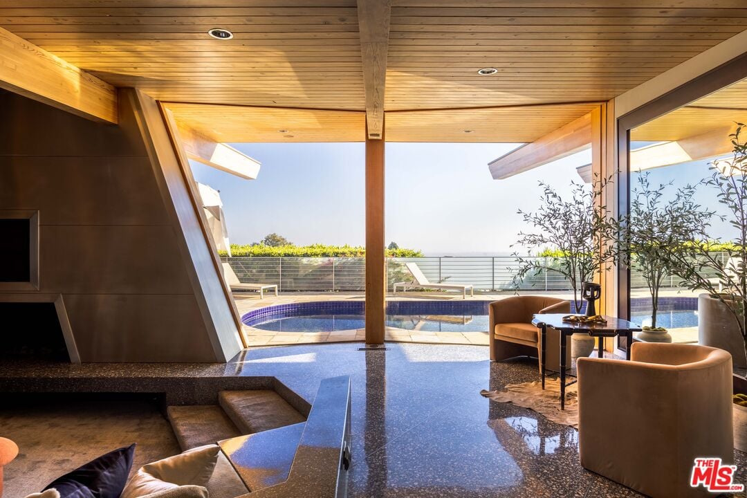 Orion Crest, Devlin Dr, 90069