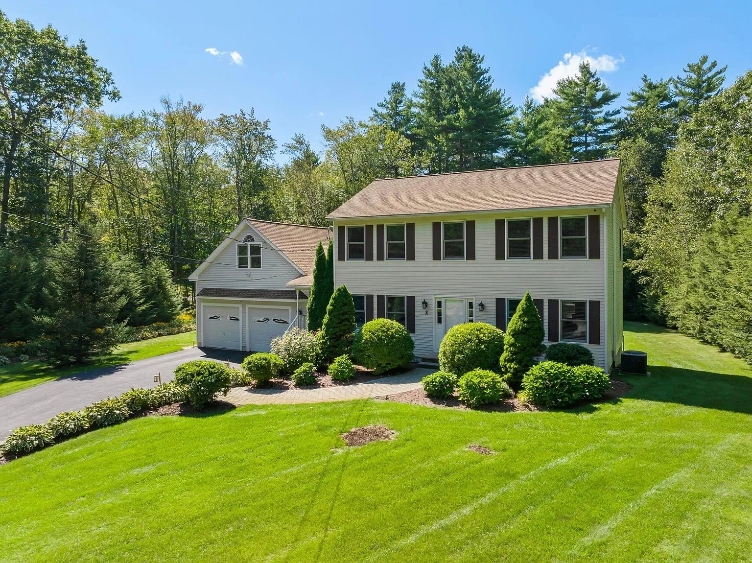 2 Brookside Ln