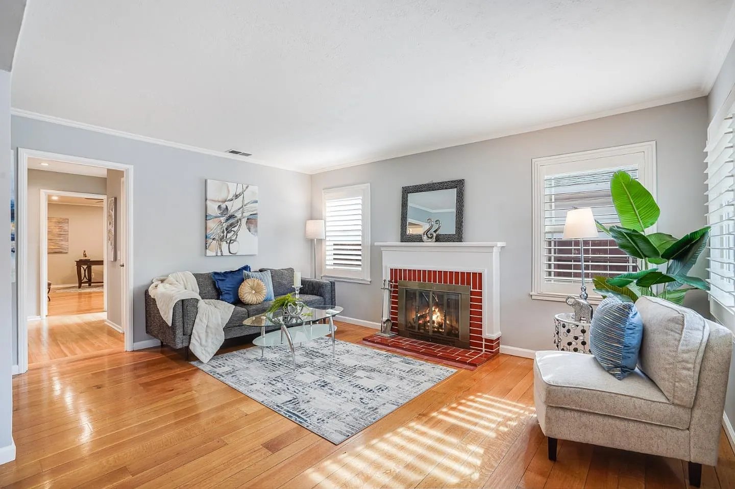 409 Center St
