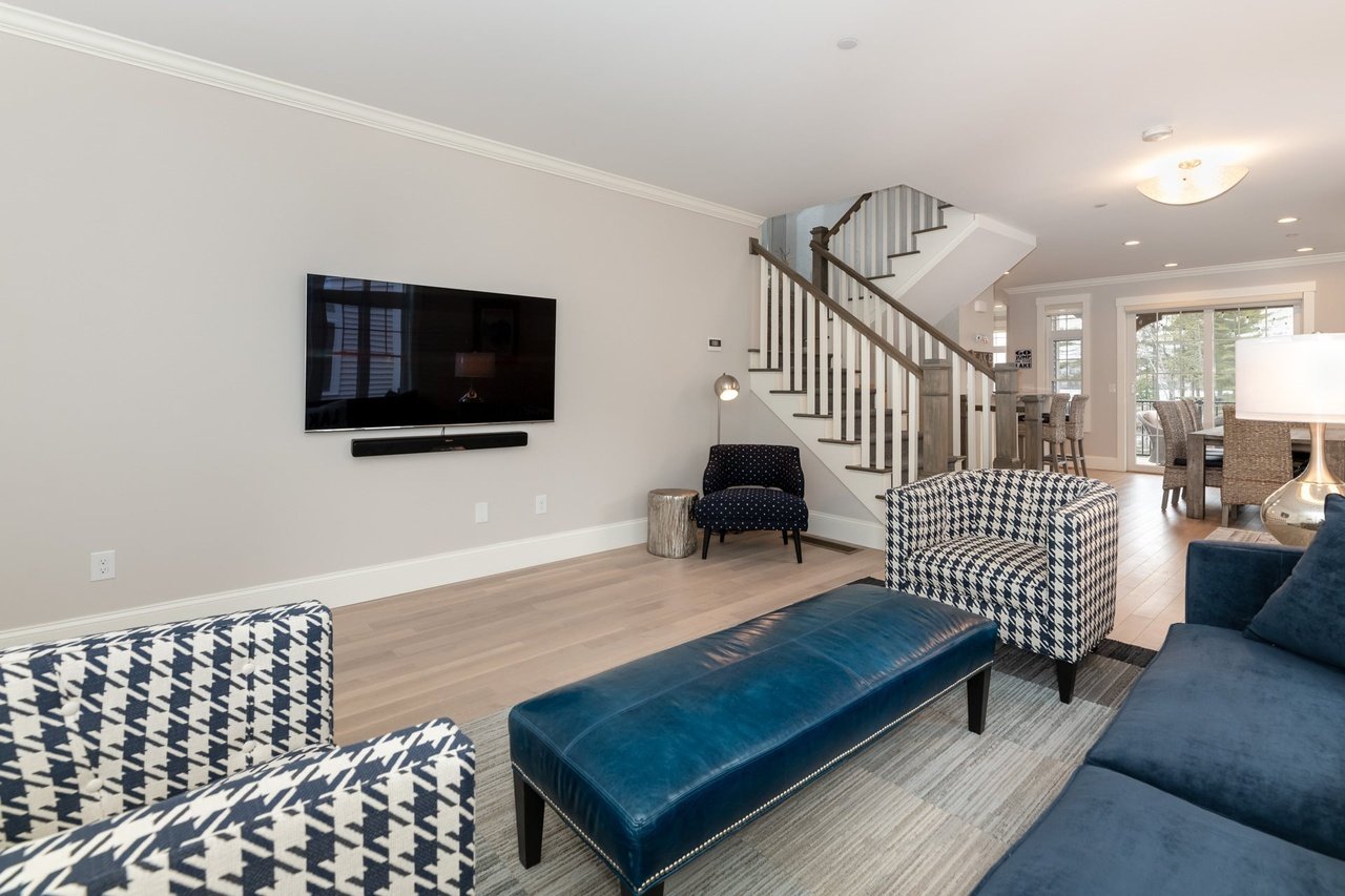 11 Island Dr