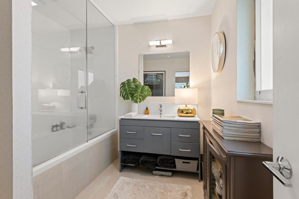 Miami Shores Stunner Lists by Daniel Falcon