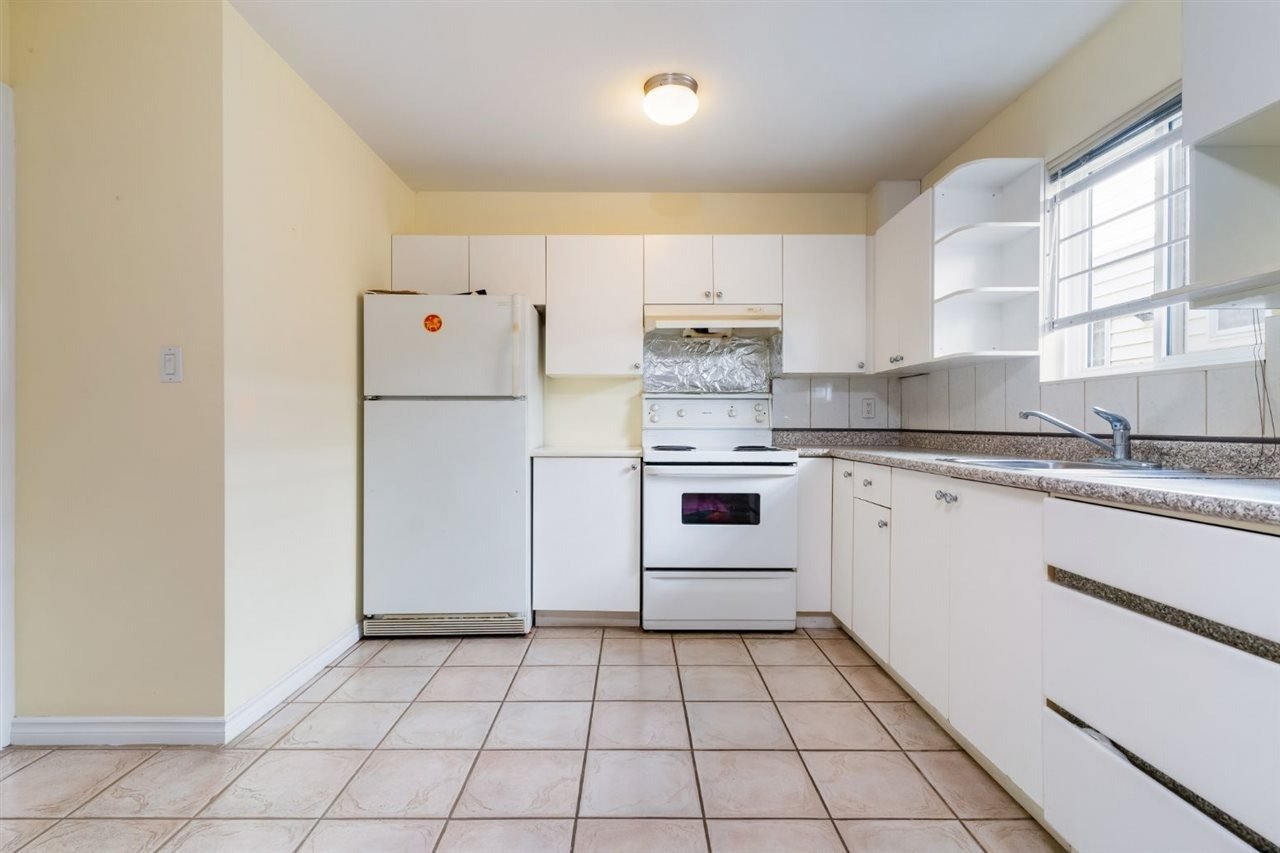 2821 Victoria Dr