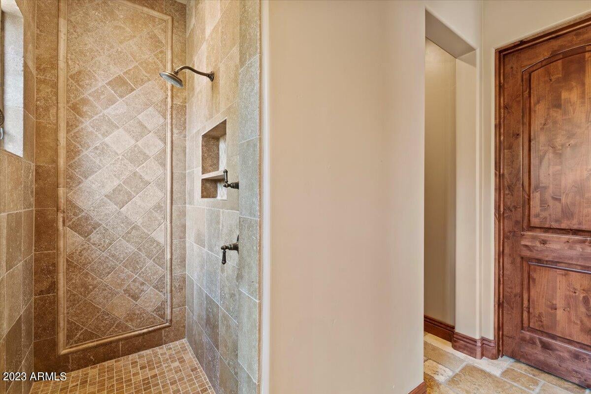 9514 E Madera Dr