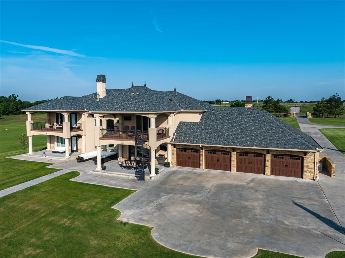 Casa Bella Estate – A Masterpiece of Luxury & Elegance in Mustang, Oklahoma - Wyatt Poindexter - The Agency 