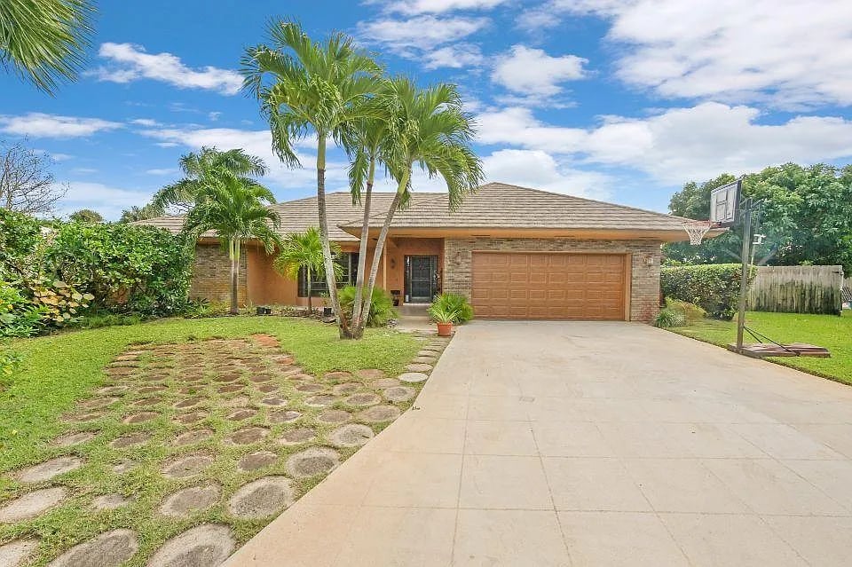 17 Hickory Hill Rd