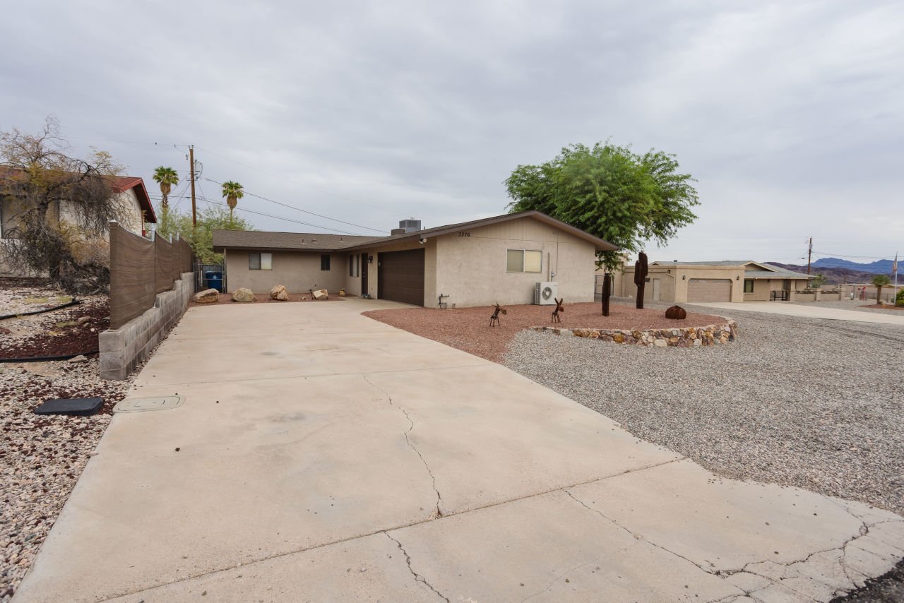 3376 Hornet Bay N