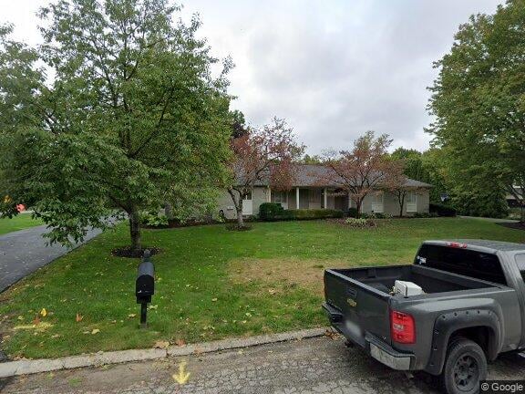 415 Round Hill Rd