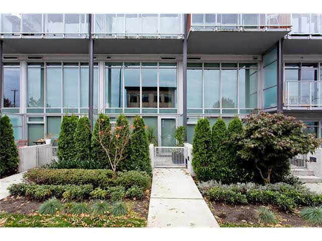 270 E 2nd Ave