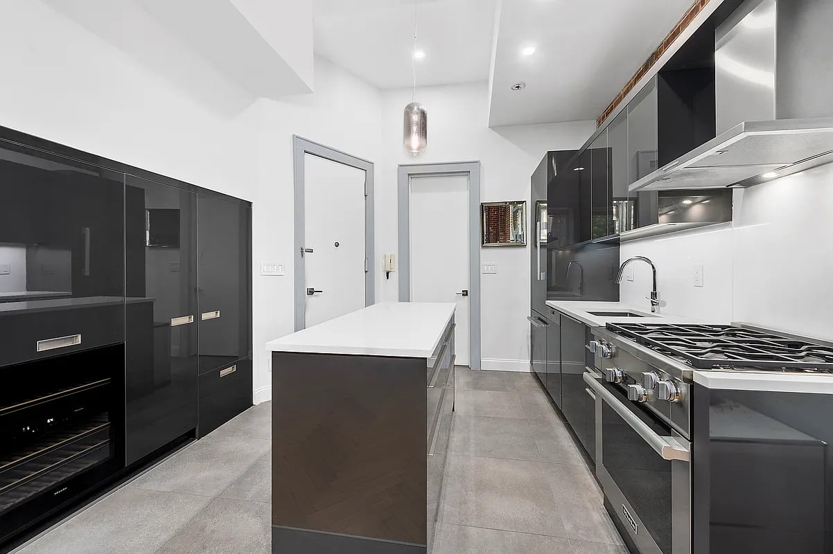 22 West 76th Street #2A