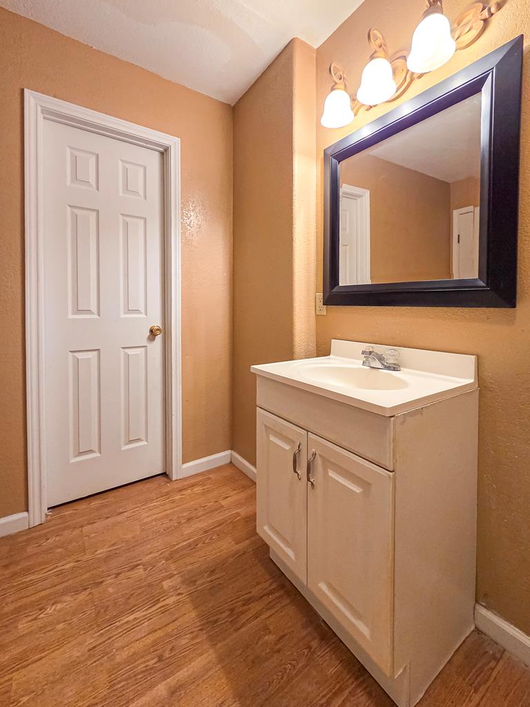 2101 Pershing Cir