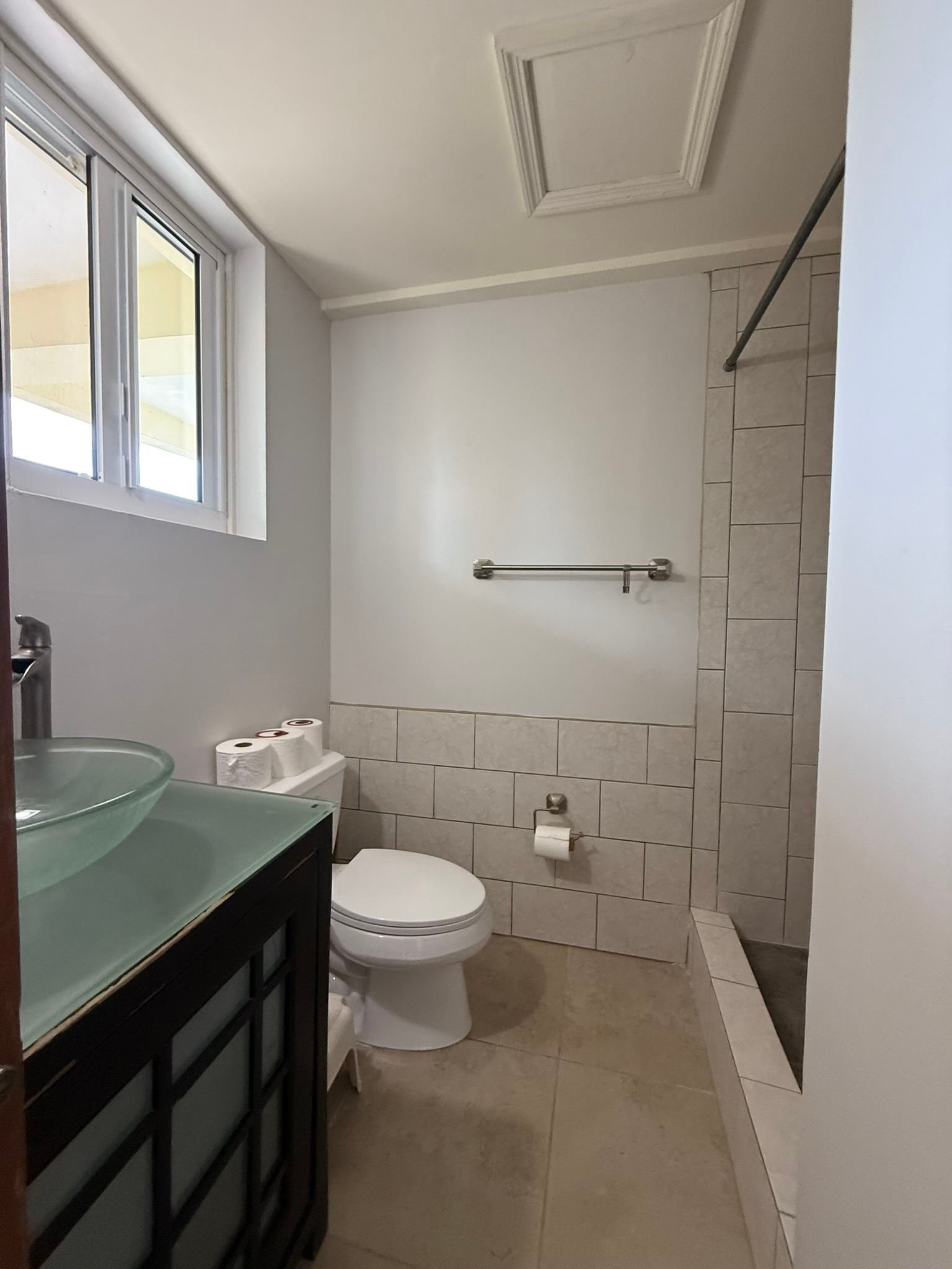 1040 Spooners Estate 1 Bedroom Apartment