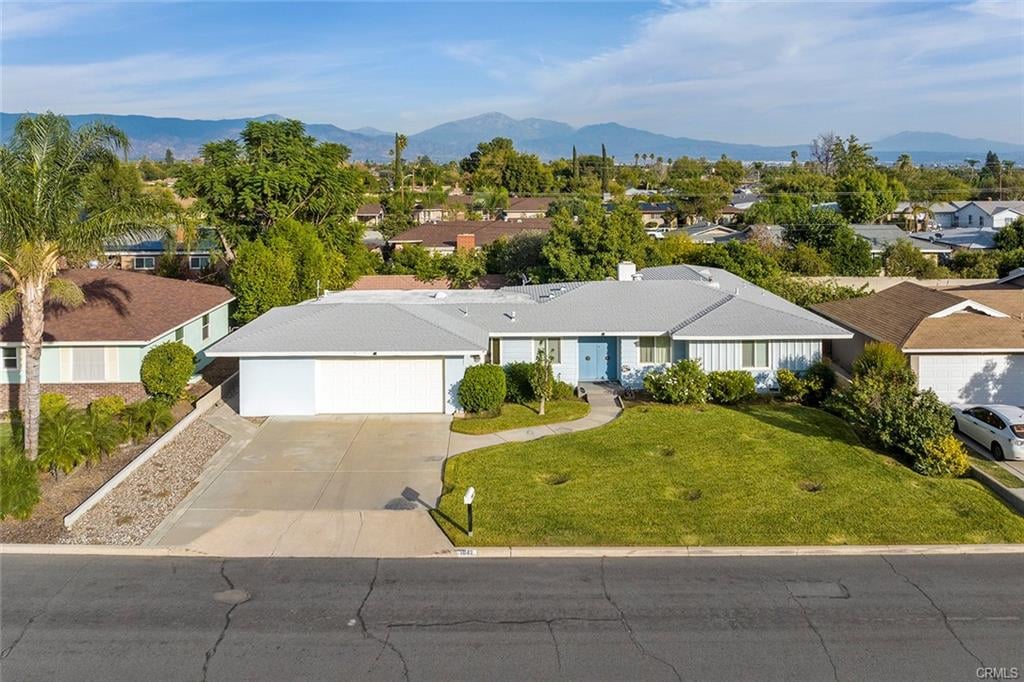 1047 N Magnolia Avenue, Rialto, CA 92376
