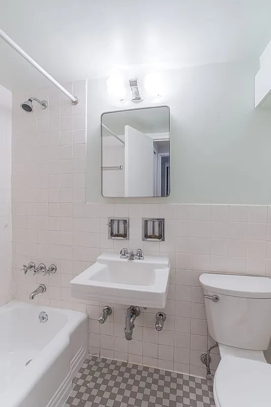 321 E 48th St #11B