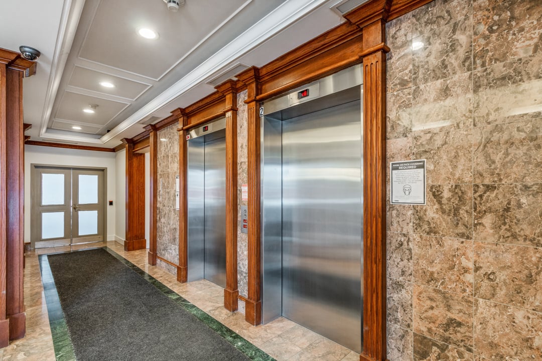 398 Eglinton Avenue E #611