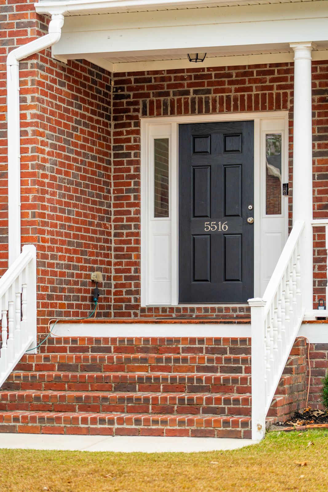 5516 Crescent View Dr